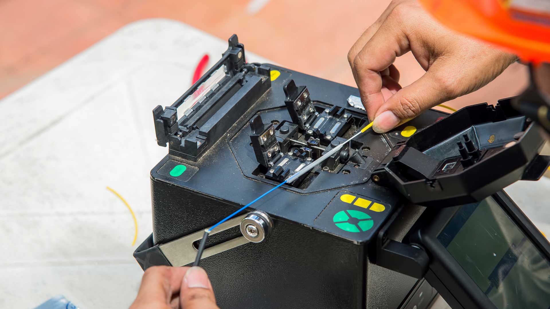 Fiber Optical Splicer - Learning Alliance Corporation